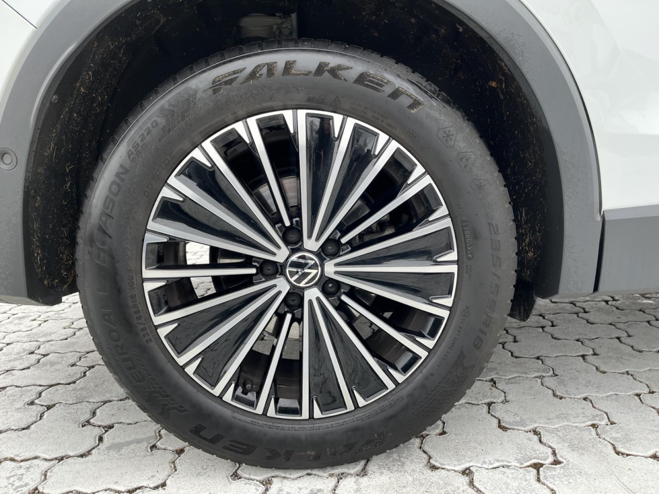 Tiguan 1.5 eTSI Goal DSG (IQLight+NAVI+AHK+Area-RearView+ACC)