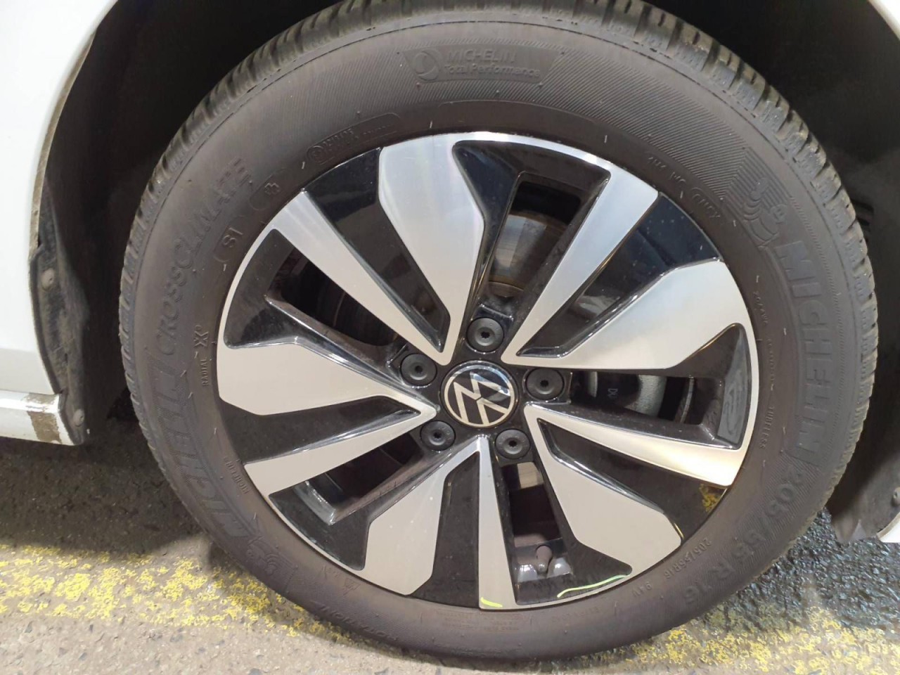 Golf VIII 2.0 TDI GOAL DSG (AHK+R-Kamera+Navi+LED)