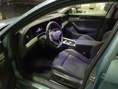 Passat Variant 1.5 eTSI Business DSG (LED+NAVI+APP+AHK+ACC+RearView)