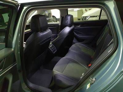 Passat Variant 1.5 eTSI Business DSG (LED+NAVI+APP+AHK+ACC+RearView)