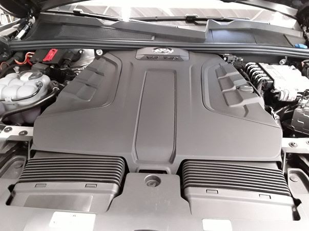 Touareg 3.0 TDI R-Line 4Motion (Navi+AHK+AreaView+IQLight)