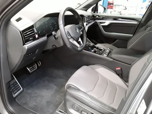 Touareg 3.0 TDI R-Line 4Motion (Navi+AHK+AreaView+IQLight)