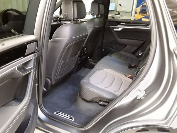 Touareg 3.0 TDI R-Line 4Motion (Navi+AHK+AreaView+IQLight)