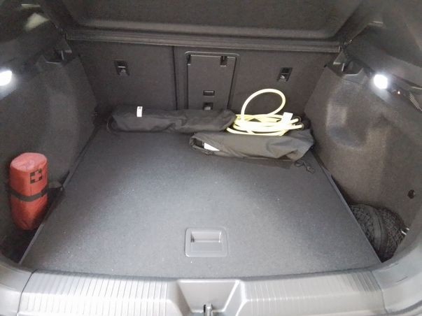 ID.4 Pro (IQLight+AHK+NAVI+APP+RearView+SH)