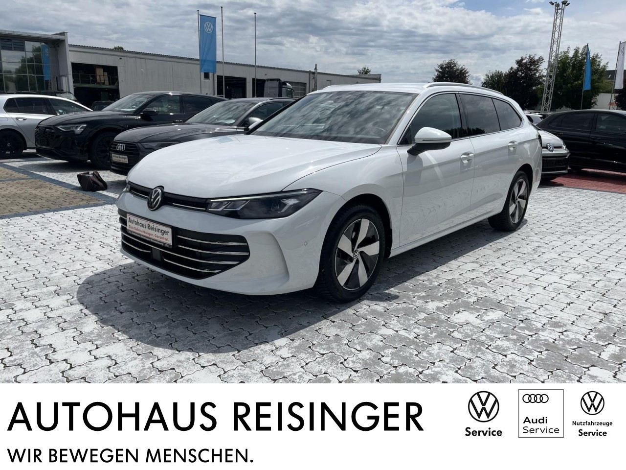 Passat Variant 1.5 eTSI Business DSG (LED+NAVI+APP+AHK+RearView)