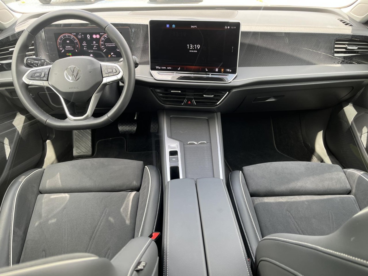 Passat Variant 1.5 eTSI Business DSG (LED+NAVI+APP+AHK+RearView)