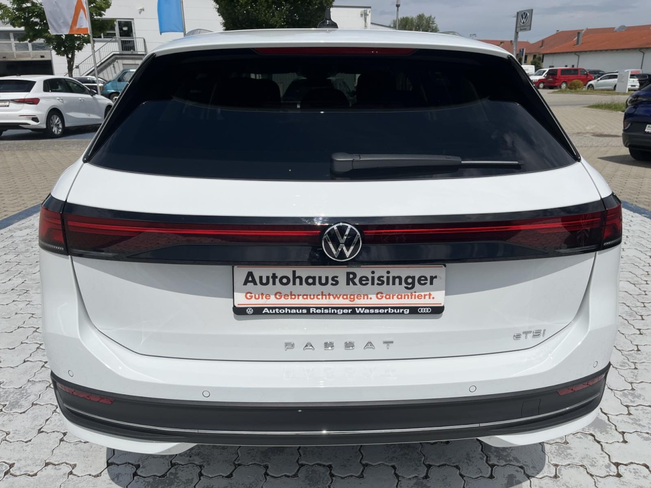 Passat Variant 1.5 eTSI Business DSG (LED+NAVI+APP+AHK+RearView)