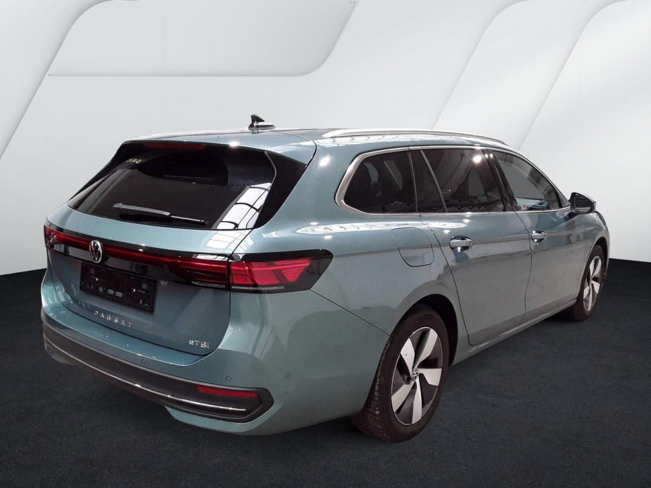 Passat Variant 1.5 eTSI Business DSG (NAVI+LED+AHK+AreaView+ACC)