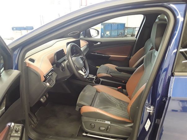 ID.4 Pro (IQLight+APP+NAVI+RearView+Panor.+HarmanKadon)