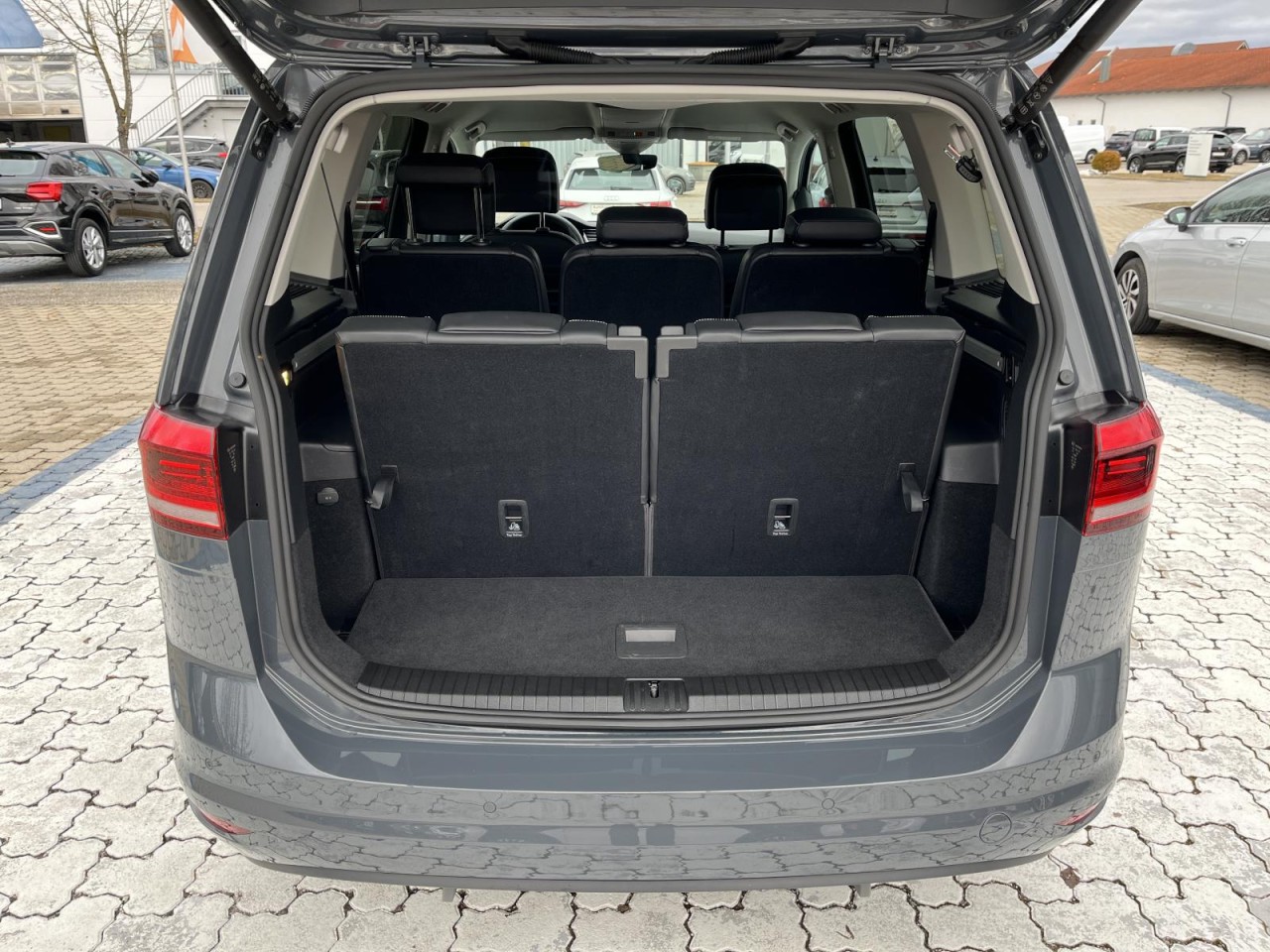 Touran 1.5 TSI Goal DSG (IQLight+AHK+APP+NAVI)