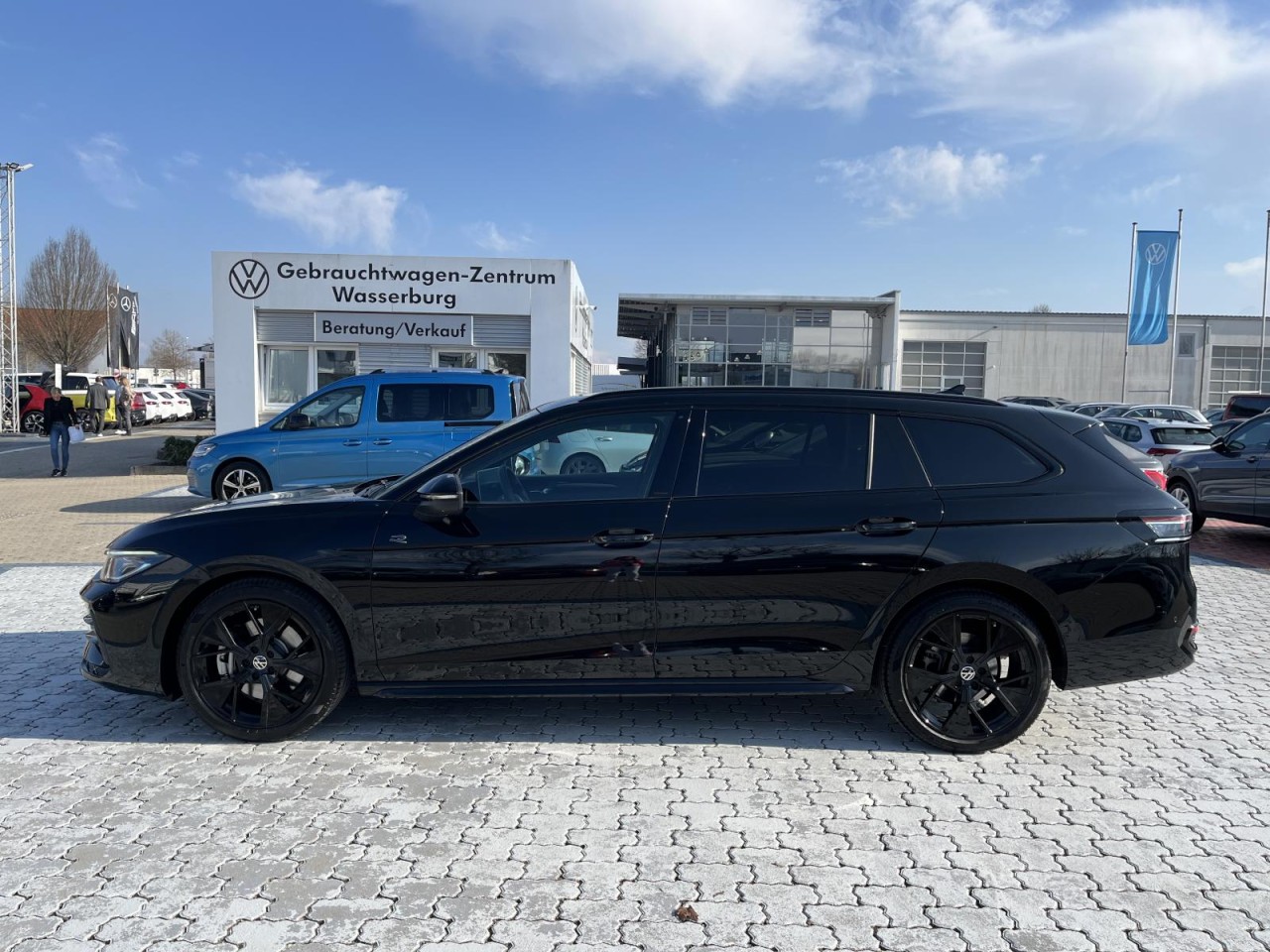 Passat Variant 2.0 TDI R-Line DSG (NAVI+IQLight+AHK+Panorama+Standh.+HeadUp)