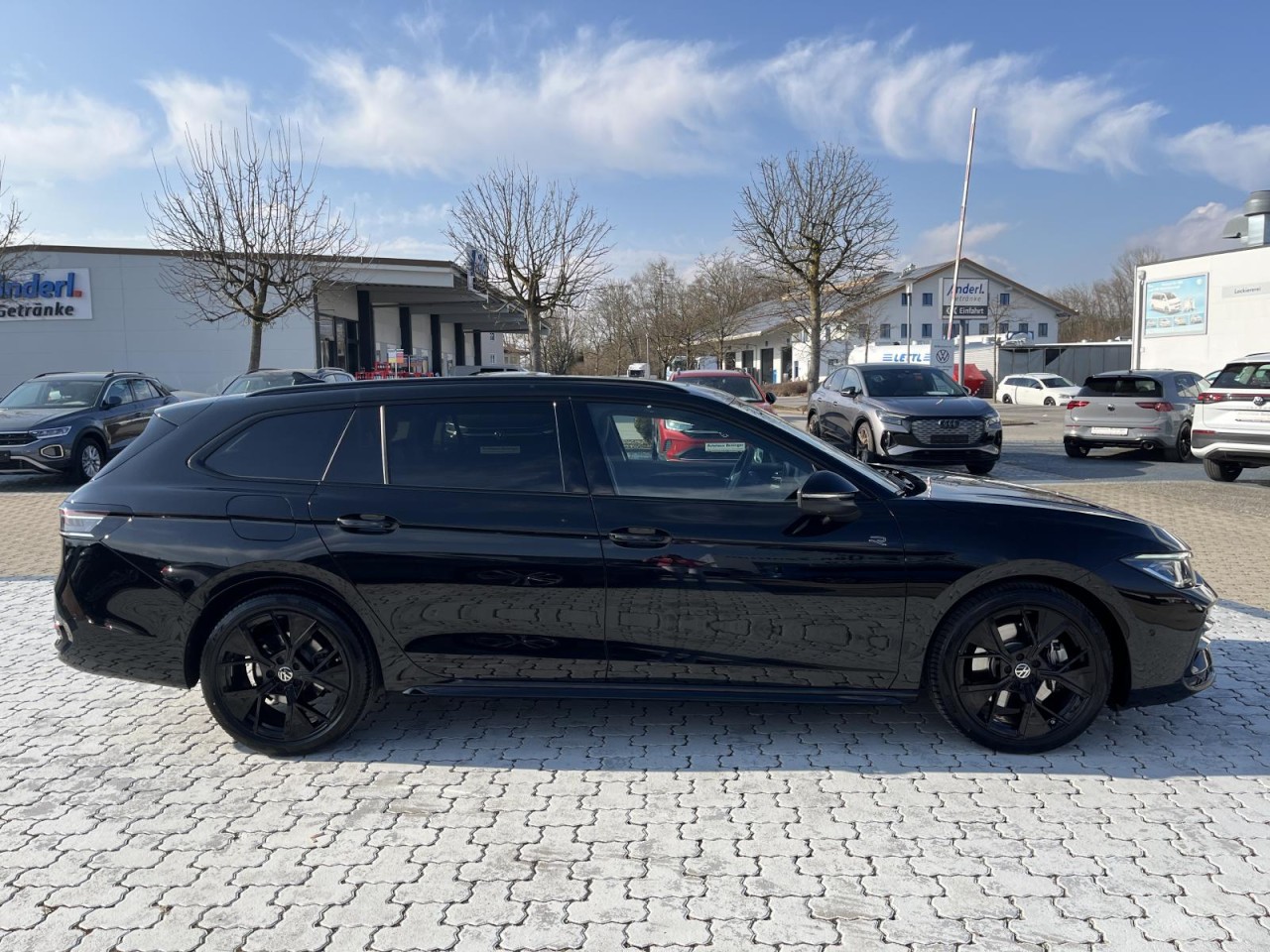 Passat Variant 2.0 TDI R-Line DSG (NAVI+IQLight+AHK+Panorama+Standh.+HeadUp)