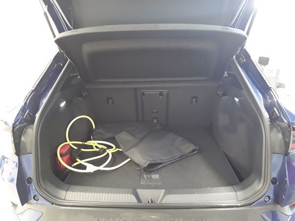 ID.4 Pro (IQLight+AHK+NAVI+RearView+Panor.+HarmanKadon)