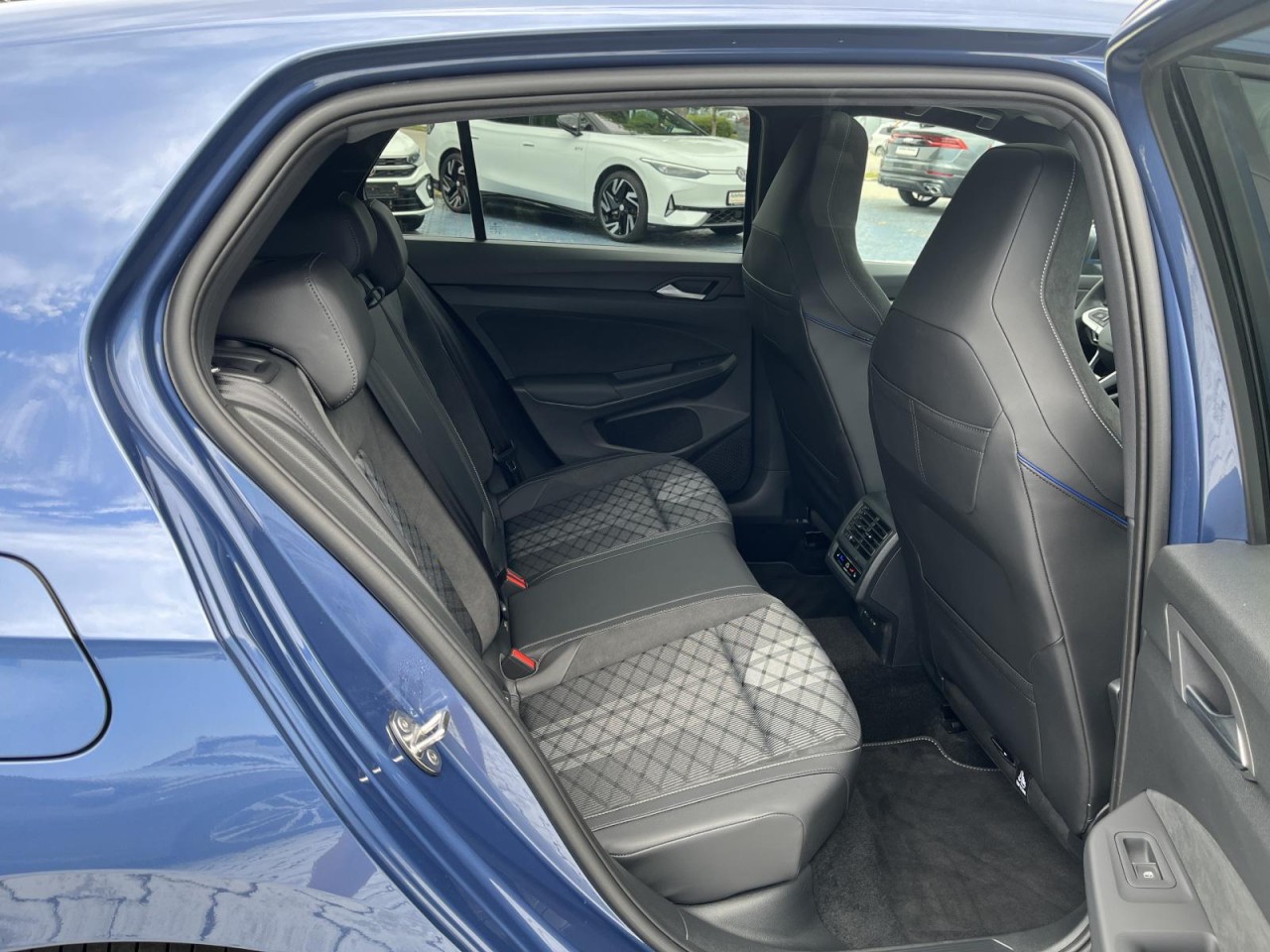 Golf VIII 1.5 TSI R-Line (HeadUp+Standh.+AHK+Panor.)