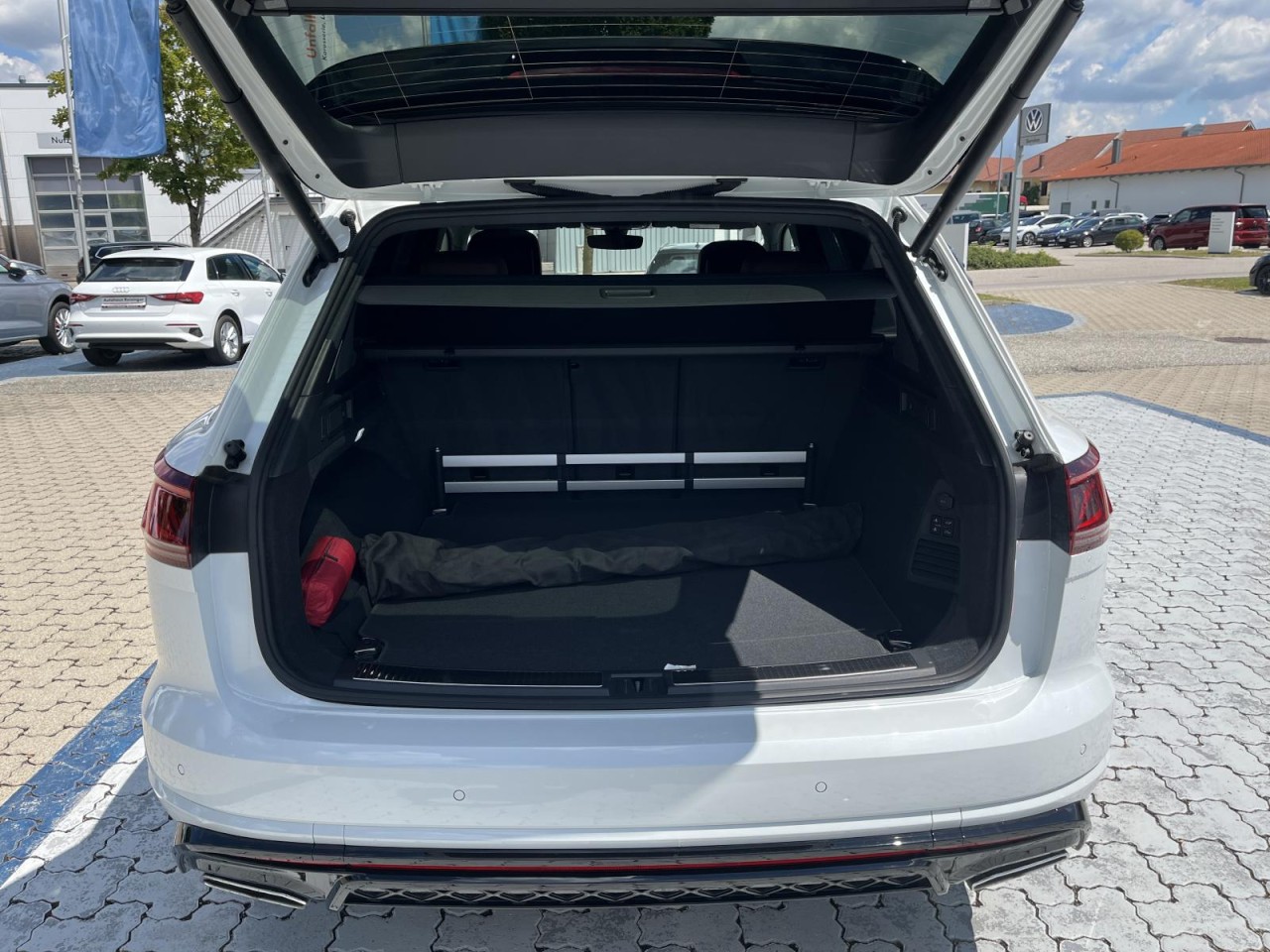 Touareg 3.0 TDI R-Line 4Motion (Panorama+AHK+R-Kamera+HeadUP)