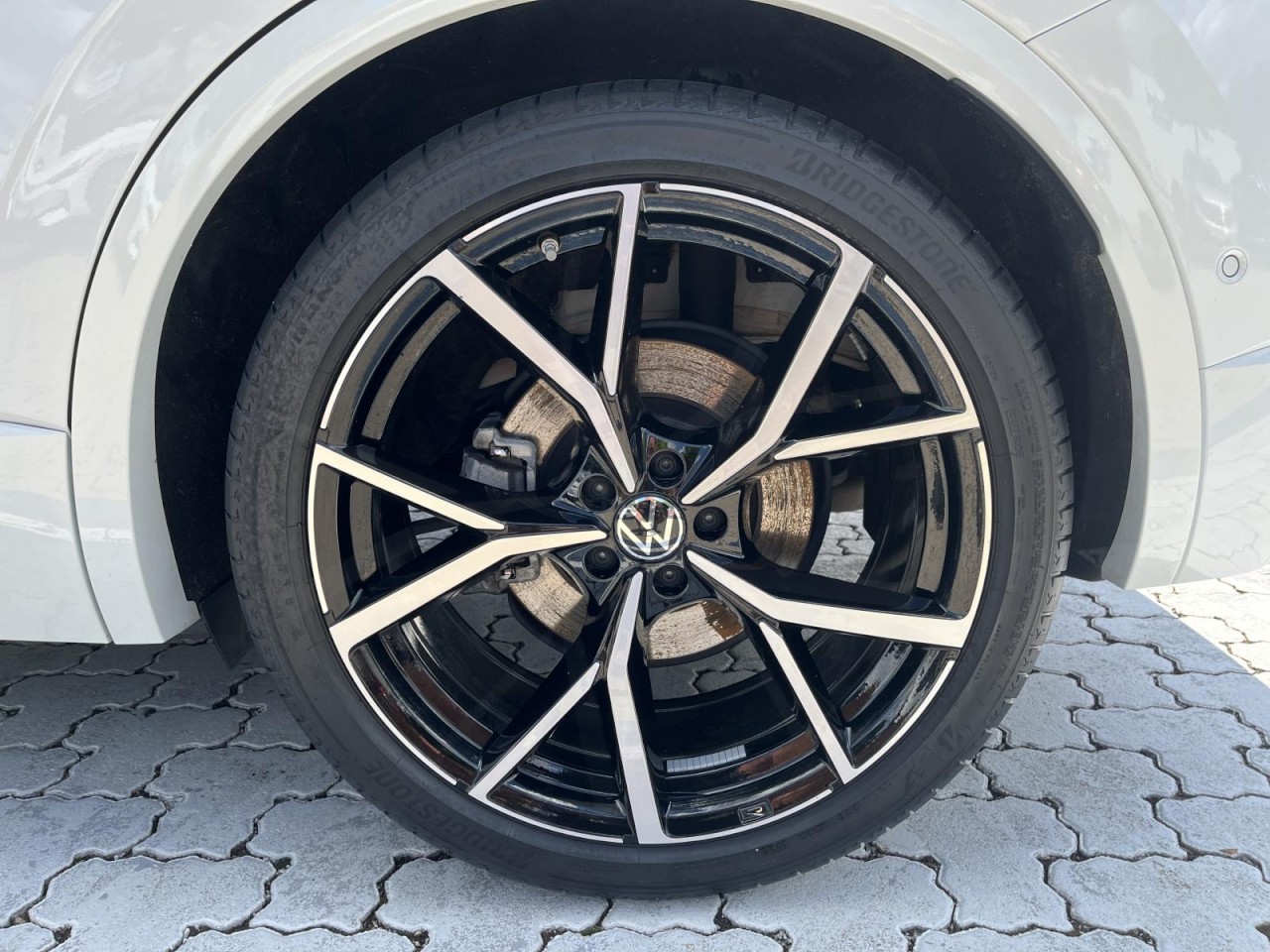 Touareg 3.0 TDI R-Line 4Motion (Panorama+AHK+R-Kamera+HeadUP)